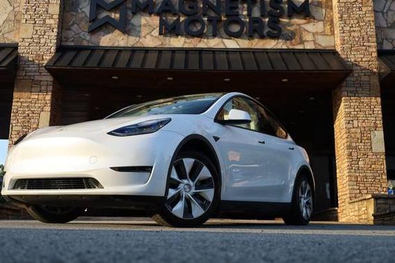 TESLA MODEL Y 2021 5YJYGDEE6MF268259 image